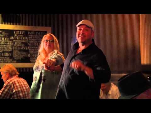 Kees Haak Zullen we met z'n allen nog wat nemen (Officiële videoclip) post thumbnail image